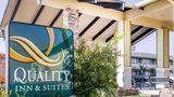 Quality Inn & Suites Exterior