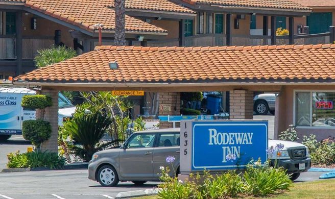Rodeway Inn Exterior