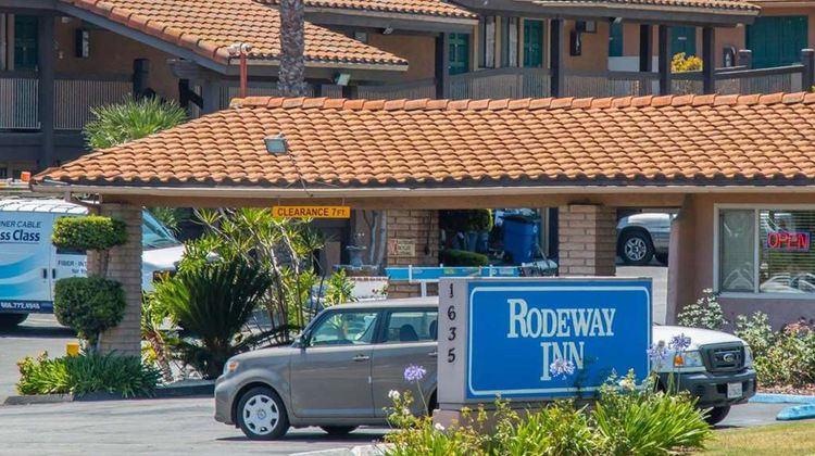 Rodeway Inn Exterior