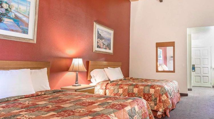 Rodeway Inn Room