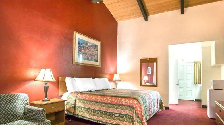 <b>Rodeway Inn Room</b>. Images powered by <a href="https://iceportal.shijigroup.com/" title="IcePortal" target="_blank">IcePortal</a>.