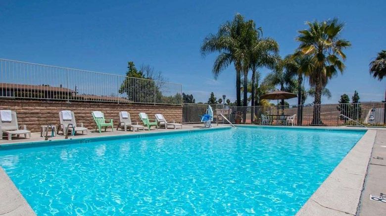 <b>Rodeway Inn Pool</b>. Images powered by <a href="https://iceportal.shijigroup.com/" title="IcePortal" target="_blank">IcePortal</a>.