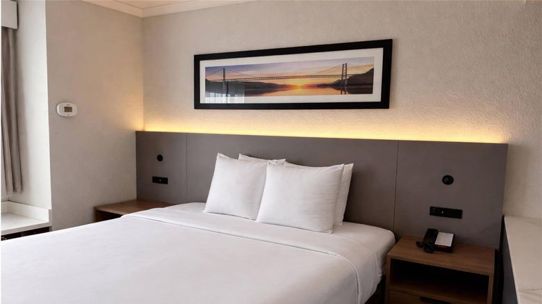 <b>Econo Lodge Santa Rosa South Suite</b>. Images powered by <a href="https://iceportal.shijigroup.com/" title="IcePortal" target="_blank">IcePortal</a>.