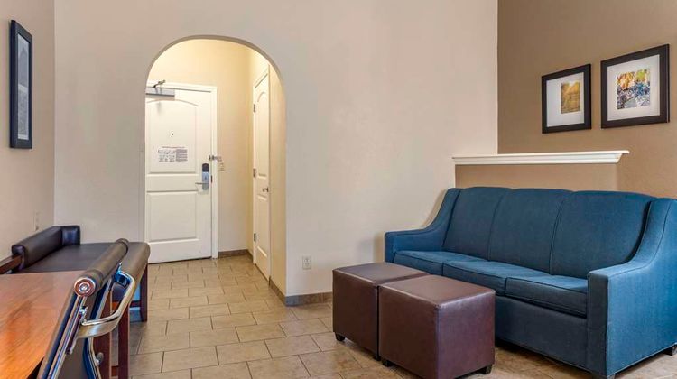Comfort Inn & Suites Suite