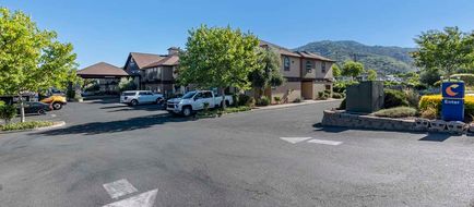 Comfort Inn & Suites Exterior