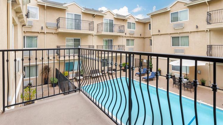 Comfort Inn Cockatoo near LAX Airport Pool
