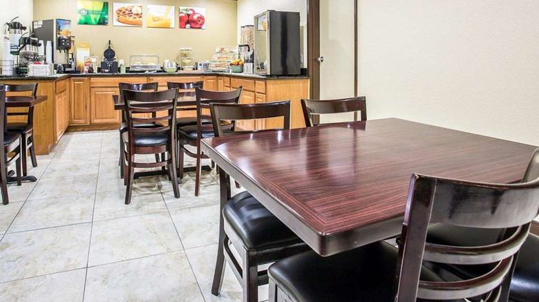 <b>Quality Inn San Diego I-5 Naval Base Restaurant</b>. Images powered by <a href="https://iceportal.shijigroup.com/" title="IcePortal" target="_blank">IcePortal</a>.