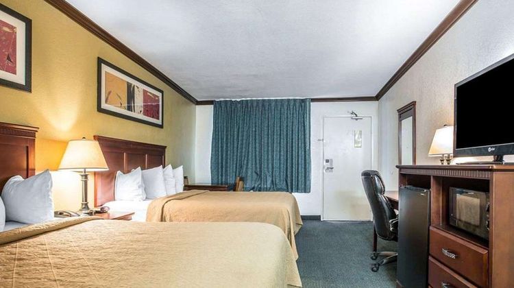 Quality Inn San Diego I-5 Naval Base Room