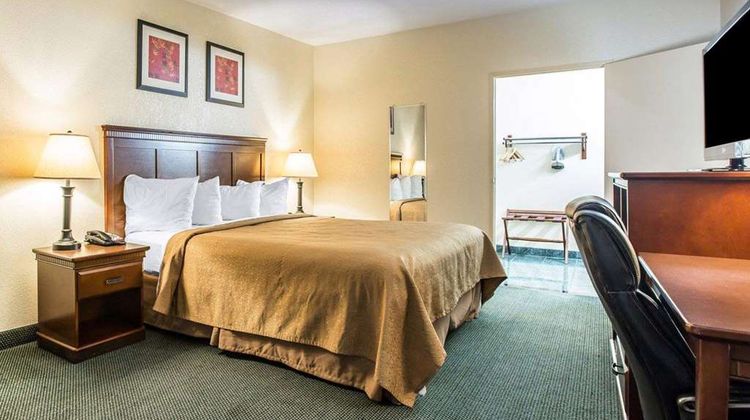 Quality Inn San Diego I-5 Naval Base Room