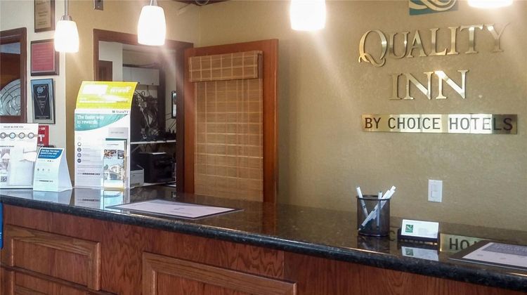 Quality Inn San Diego I-5 Naval Base Lobby