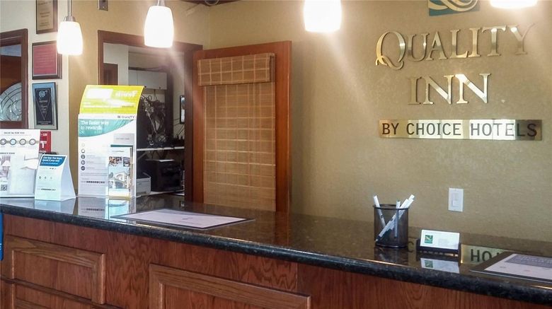 <b>Quality Inn San Diego I-5 Naval Base Lobby</b>. Images powered by <a href="https://iceportal.shijigroup.com/" title="IcePortal" target="_blank">IcePortal</a>.