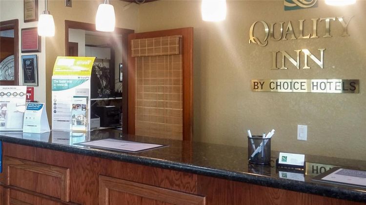 Quality Inn San Diego I-5 Naval Base Lobby