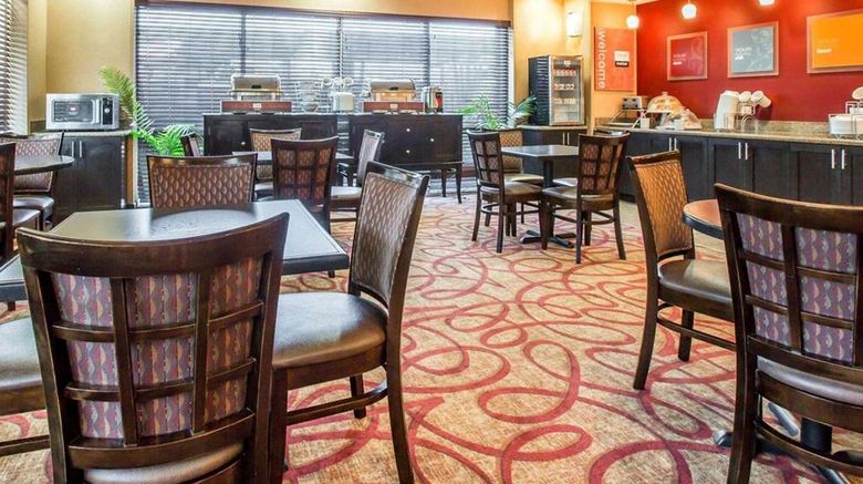 <b>Comfort Suites Ontario Convention Center Restaurant</b>. Images powered by <a href="https://iceportal.shijigroup.com/" title="IcePortal" target="_blank">IcePortal</a>.