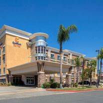 Comfort Suites Ontario Convention Center