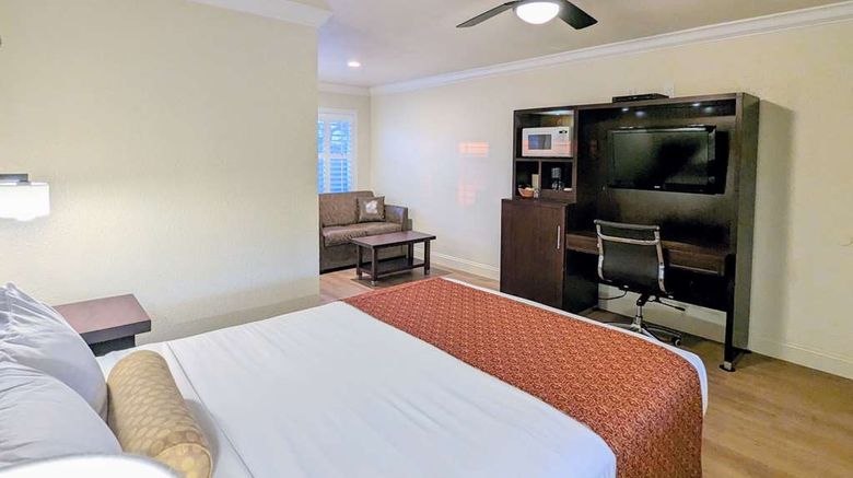 <b>The Wilkie's Inn by Clarion Collection Suite</b>. Images powered by <a href="https://iceportal.shijigroup.com/" title="IcePortal" target="_blank">IcePortal</a>.