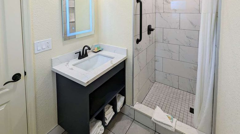 <b>The Wilkie's Inn by Clarion Collection Room</b>. Images powered by <a href="https://iceportal.shijigroup.com/" title="IcePortal" target="_blank">IcePortal</a>.