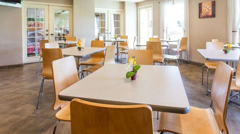 <b>Quality Inn San Bernardino Restaurant</b>. Images powered by <a href="https://iceportal.shijigroup.com/" title="IcePortal" target="_blank">IcePortal</a>.