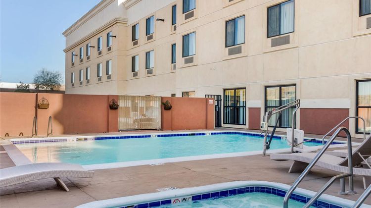 Comfort Suites Barstow Pool