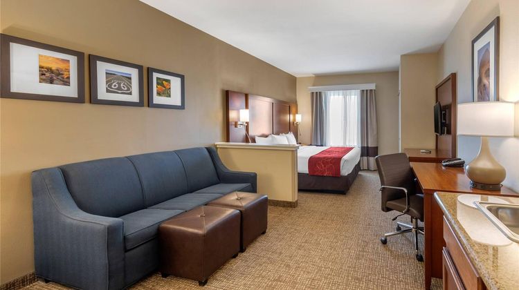 Comfort Suites Barstow Suite