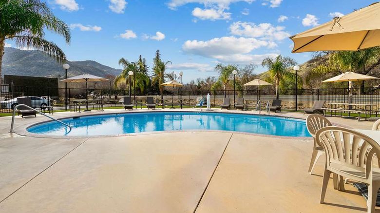 <b>Comfort Inn & Suites Sequoia Kings Canyn Pool</b>. Images powered by <a href="https://iceportal.shijigroup.com/" title="IcePortal" target="_blank">IcePortal</a>.