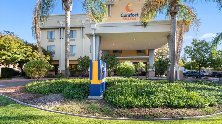 Comfort Suites Vacaville Exterior