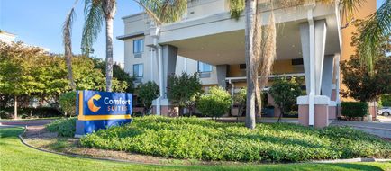 Comfort Suites Vacaville Exterior