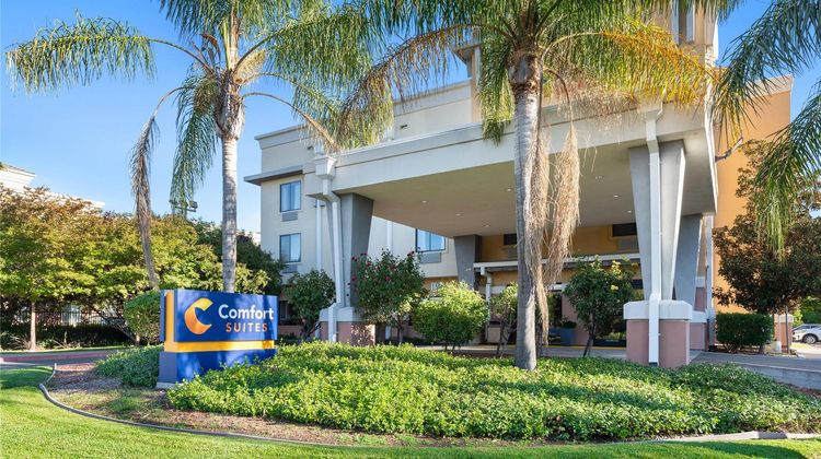 Comfort Suites Vacaville Exterior