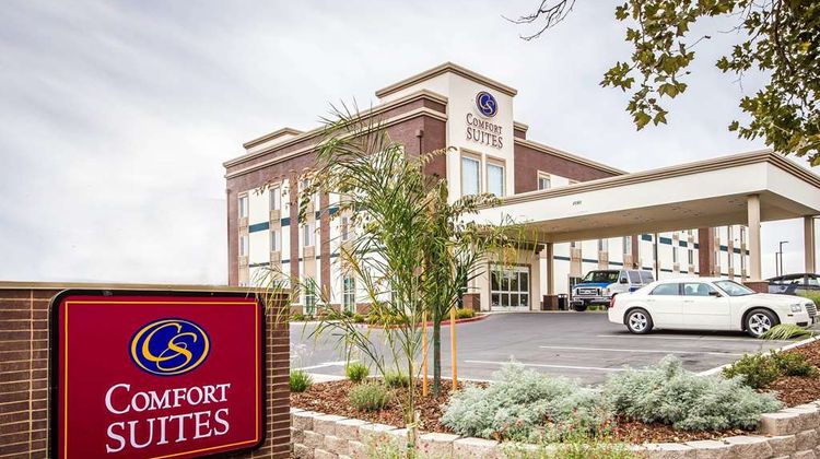 Comfort Suites Woodland Exterior