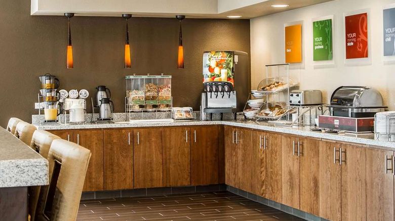 <b>Comfort Suites Woodland Restaurant</b>. Images powered by <a href="https://iceportal.shijigroup.com/" title="IcePortal" target="_blank">IcePortal</a>.