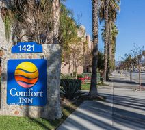 Comfort Inn Near Fairplex Exterior