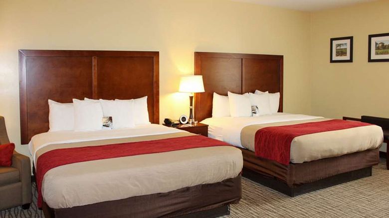 <b>Comfort Inn Near Fairplex Suite</b>. Images powered by <a href="https://iceportal.shijigroup.com/" title="IcePortal" target="_blank">IcePortal</a>.