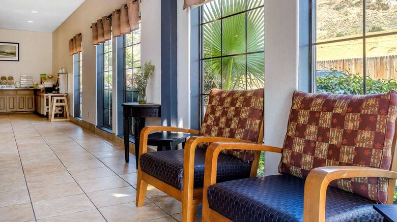 <b>Quality Inn Fallbrook I-15 Lobby</b>. Images powered by <a href="https://iceportal.shijigroup.com/" title="IcePortal" target="_blank">IcePortal</a>.
