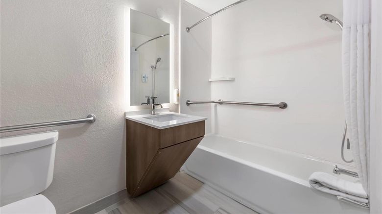 <b>Comfort Inn Fontana Room</b>. Images powered by <a href="https://iceportal.shijigroup.com/" title="IcePortal" target="_blank">IcePortal</a>.