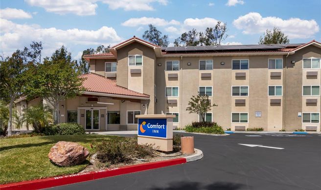Comfort Inn Fontana Exterior