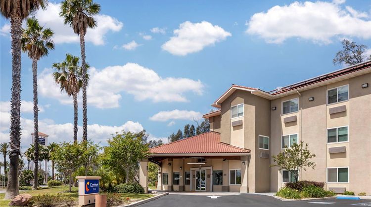 Comfort Inn Fontana Exterior