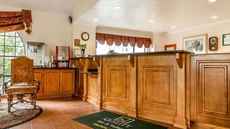 Quality Inn & Suites Lobby