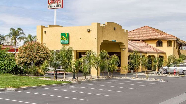 Quality Inn & Suites Exterior