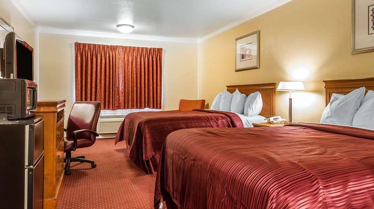 Quality Inn & Suites Room