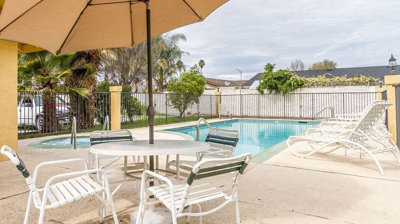 <b>Quality Inn And Suites Gilroy Pool</b>. Images powered by <a href="https://iceportal.shijigroup.com/" title="IcePortal" target="_blank">IcePortal</a>.