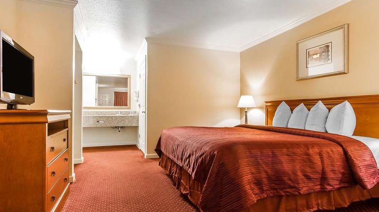 <b>Quality Inn And Suites Gilroy Suite</b>. Images powered by <a href="https://iceportal.shijigroup.com/" title="IcePortal" target="_blank">IcePortal</a>.