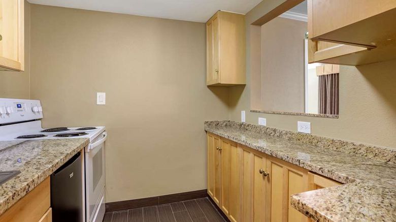<b>Comfort Inn & Suites Sunnyvale Silicon Suite</b>. Images powered by <a href="https://iceportal.shijigroup.com/" title="IcePortal" target="_blank">IcePortal</a>.