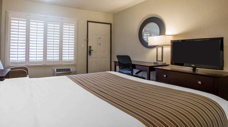 <b>Rodeway Inn Convention Center Room</b>. Images powered by <a href="https://iceportal.shijigroup.com/" title="IcePortal" target="_blank">IcePortal</a>.