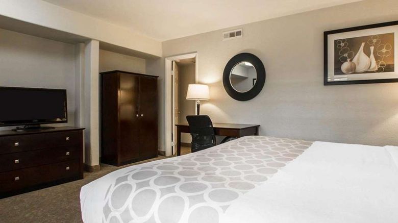 <b>Rodeway Inn Convention Center Suite</b>. Images powered by <a href="https://iceportal.shijigroup.com/" title="IcePortal" target="_blank">IcePortal</a>.