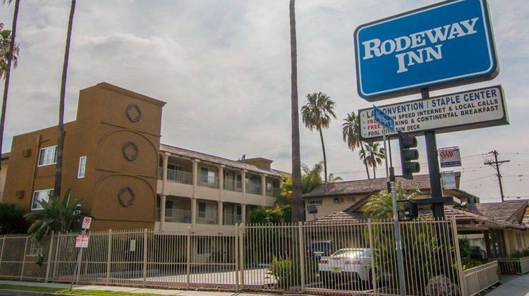 Rodeway Inn Convention Center Exterior