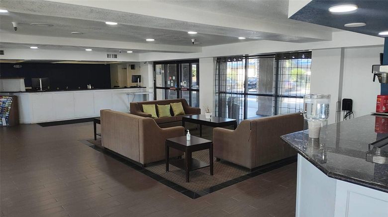 <b>Rancho Cordova Inn Lobby</b>. Images powered by <a href="https://iceportal.shijigroup.com/" title="IcePortal" target="_blank">IcePortal</a>.