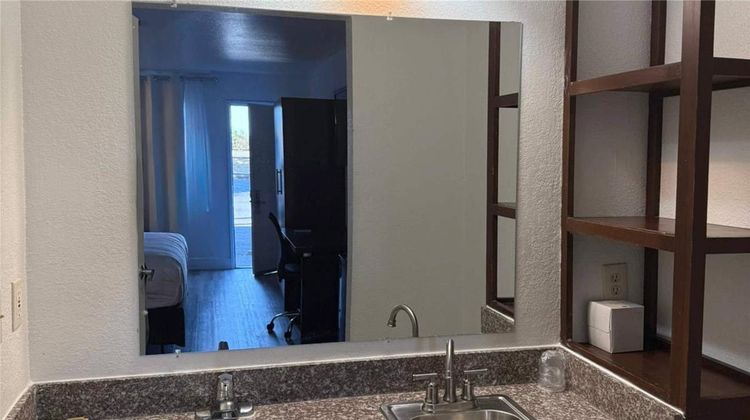 Rancho Cordova Inn Suite