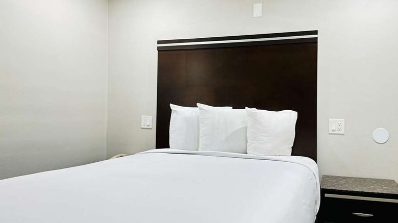 <b>Rodeway Inn Lemon Grove San Diego East Room</b>. Images powered by <a href="https://iceportal.shijigroup.com/" title="IcePortal" target="_blank">IcePortal</a>.