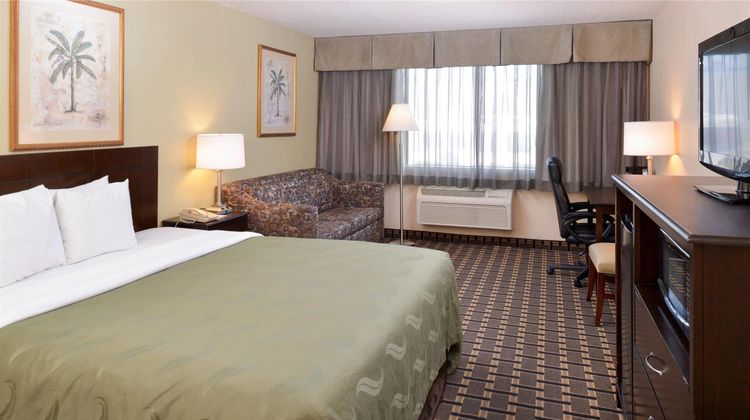 Quality Inn & Suites Montebello Suite