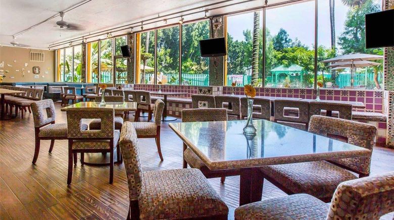 <b>Quality Inn & Suites Montebello Restaurant</b>. Images powered by <a href="https://iceportal.shijigroup.com/" title="IcePortal" target="_blank">IcePortal</a>.