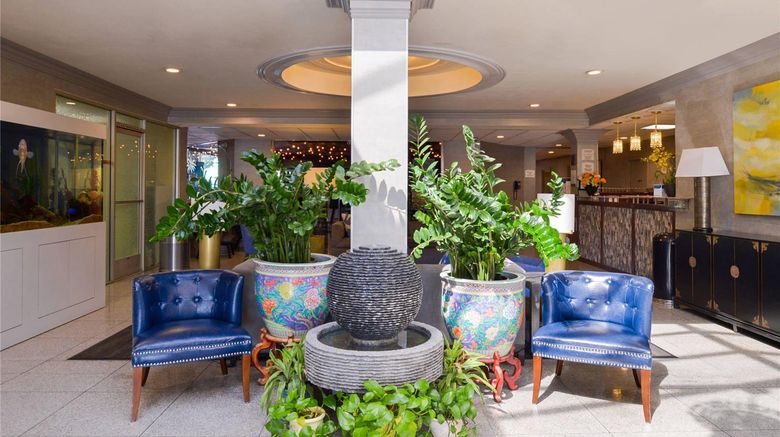 <b>Quality Inn & Suites Montebello Lobby</b>. Images powered by <a href="https://iceportal.shijigroup.com/" title="IcePortal" target="_blank">IcePortal</a>.